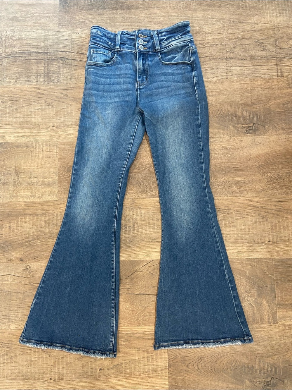27 Kancan Women Ultra High Rise Super Flare Kurvy 3 Button Denim Jeans Y2K